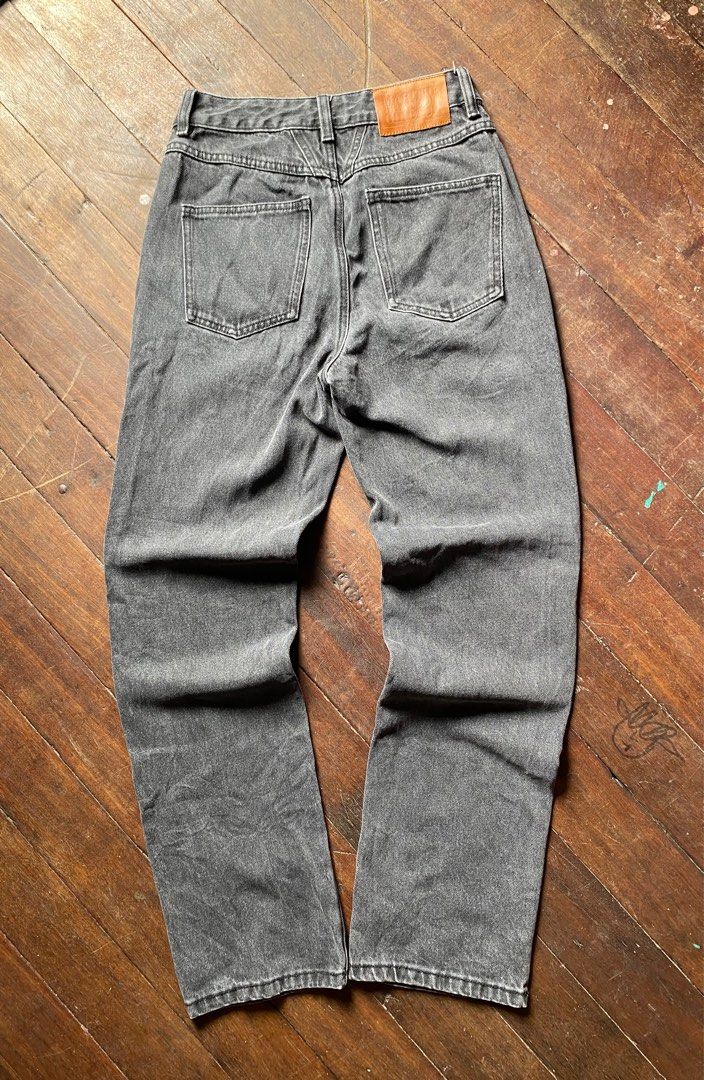 Marithe Francois Girbaud Pants (Category: Jeans) located in Quezon City. Submitted by notorious_dept (Listing ID 1382354128, Image 1). Description: - waistline 26 - length 41 - hem 7.5 Excellent Condi No Flaws.