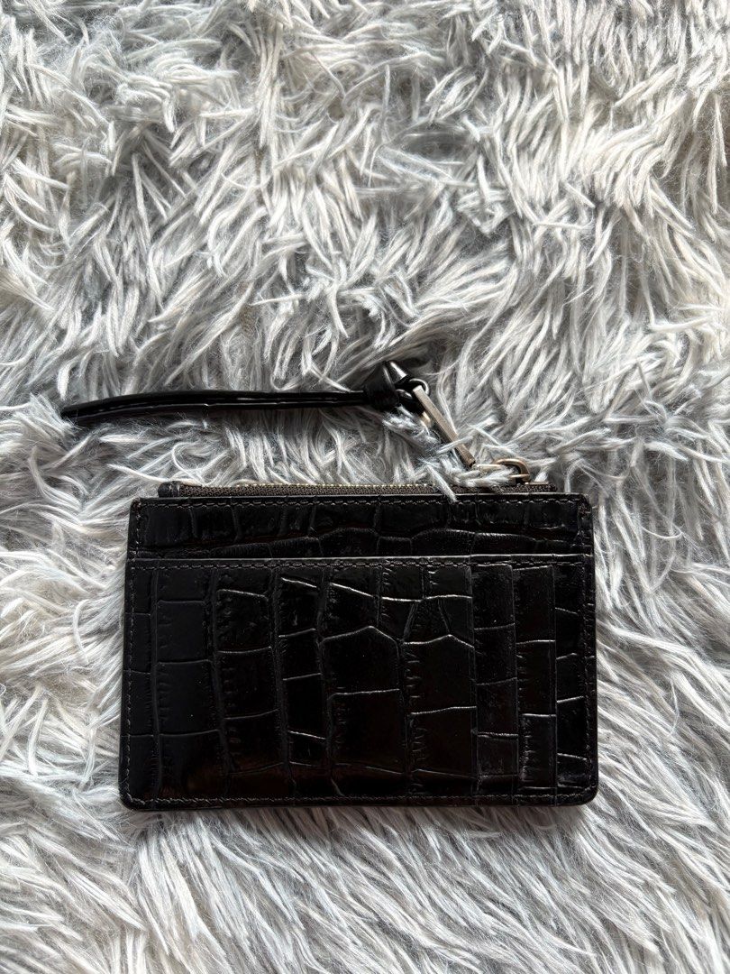 MJ Wallet (Category: Luxury Bags & Wallets) located in Bulacan. Submitted by lenggayy (Listing ID 1382298901, Image 2). Description: Orig price is 8,000.