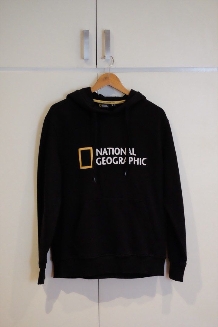 National Geographic Hoodie (Category: Coats, Jackets and Outerwear) located in Manila. Submitted by azcheeese (Listing ID 1382315364, Image 1). Description: .