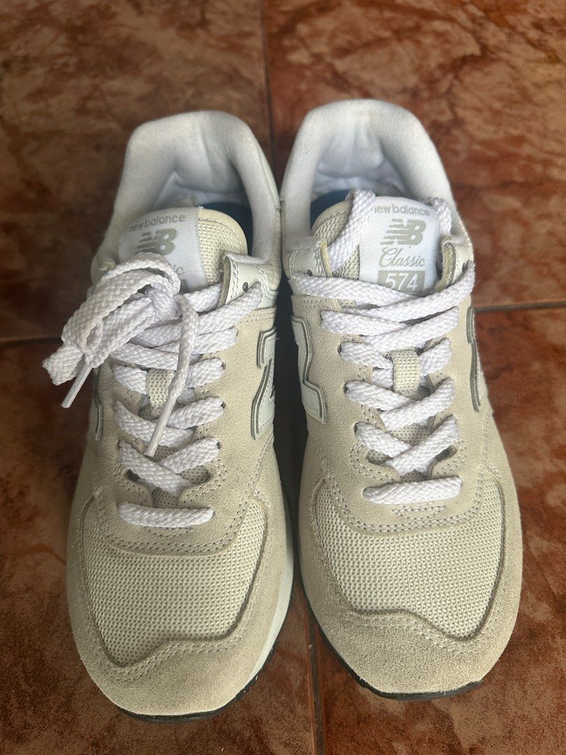 NEW BALANCE 574 LIKE NEW (Category: Sneakers) located in Quezon City. Submitted by supernami (Listing ID 1382350544, Image 3). Description: Bestseller color Nimbus cloud with white Size US WOMEN 7.5 US MEN 6 UK 5.5 EU 38 CM 24.5 Worn once Complete box and receipt.