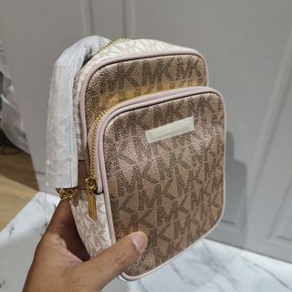 (Kategori: ) berada di . Dikirim oleh jakartasluxury.id (ID iklan 1382409664, Gambar 1). Deskripsi: .