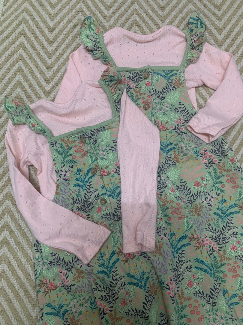 Next Dungarees (Category: Babies & Kids Fashion) located in Melaka Tengah. Submitted by prelovedcantiksmanisss (Listing ID 1382344287, Image 3). Description: Preloved Twins Next Dungarees sets Size 6-9m Dungarees big cut, bodysuit true cut Worn once RM35 each / available 1 set only! For serious buyer only! .