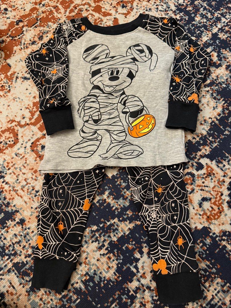 Next pyjamas (Category: Babies & Kids Fashion) located in Kuantan. Submitted by irisandbaby (Listing ID 1382451952, Image 1). Description: Ada kesan pemakaian.