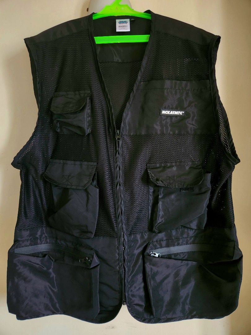 Nick Automatic Raven Utility Vest (Category: Vests) located in Romblon. Submitted by chadish_magoy (Listing ID 1382345005, Image 1). Description: For sale Nick Automatic Raven Utility Vest Php 1,000 Size XL (check size guide) Almost new used rarely. Freebies 💥Throw Up mini pouch 💥 Stickers LBC COP (Payment 1st) Flash Express Loc: Romblon South Luzon Thanks.