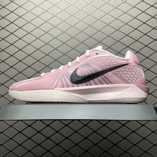 (Category: ) located in . Submitted by outlet.sneaker.shop (Listing ID 1382305731, Image 1). Description: .