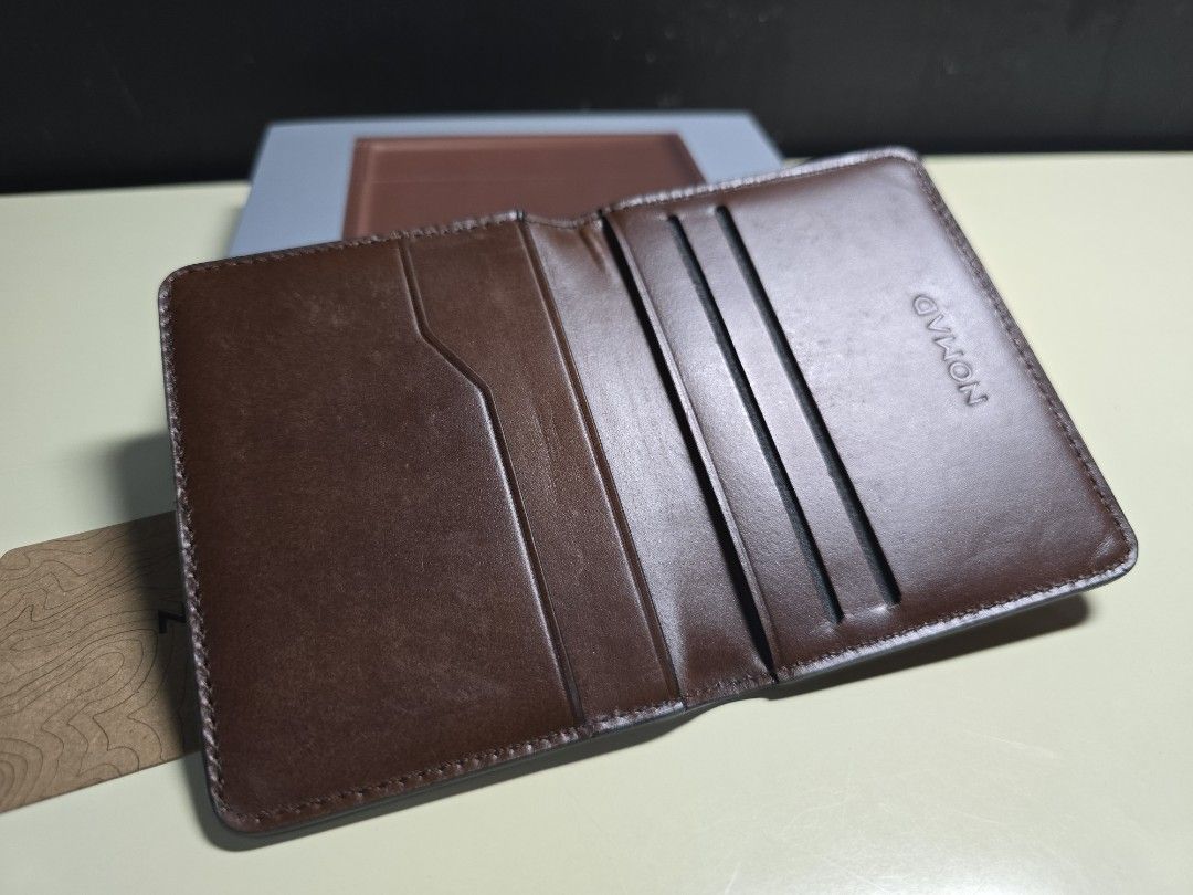 由 tzanshenfan (刊登 ID 1382432666，圖片 3) 提交，位於 新竹縣 (Hsinchu County) 的 Nomad Card Plus 遊牧皮夾 (類別：錢包、卡夾)，說明：這款皮夾使用了知名製革廠的霍爾文皮夾，隨著一天一天的陪伴、這些痕跡使它越來越有作舊的味道，喜歡這種戰損風格的朋友千萬不要錯過它，我已經把所有傷痕都拍出來了、誠可小議。。