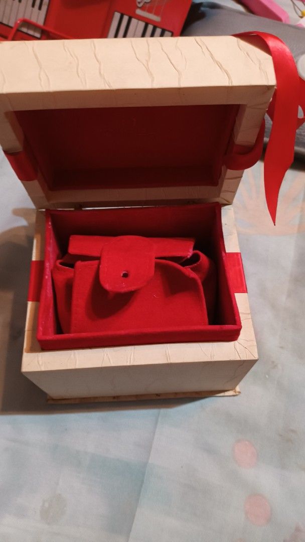 OMEGA original watch box (Category: Luxury Watches) located in Manila. Submitted by hanabara (Listing ID 1382300125, Image 2). Description: .