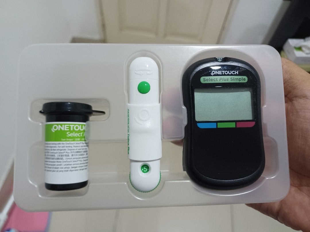 One Touch simple Plus (Category: Medical Supplies & Tools) located in Kuala Selangor. Submitted by mystorejeram (Listing ID 1382432940, Image 2). Description: One Touch simple Plus glucose meter. Gune masa Pregnant sahaja. Dapat meter, strip, extra jarum. price is negotiable..