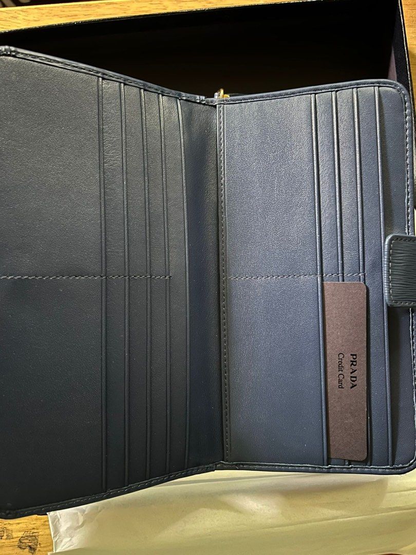 Prada Vitello Move Bluette (Category: Luxury Bags & Wallets) located in Taguig. Submitted by Legitnamurapa (Listing ID 1382345093, Image 3). Description: Parada Vitello Move Bluette Market price 38K brand new legit with card and box RFS: Not my brand Meet up only for safety and confidence of both parties .