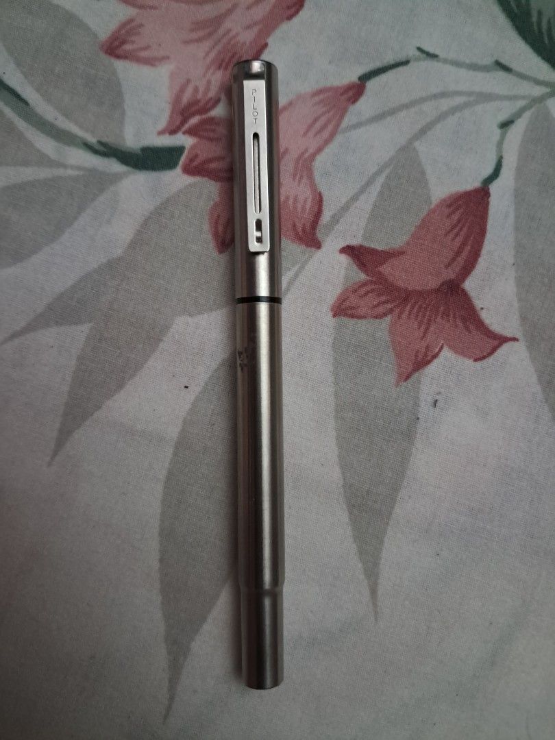 Pilot vintage fountain pen (Category: Stationery & School Supplies) located in Davao. Submitted by rbjuvyreyn18879 (Listing ID 1382435028, Image 1). Description: Pilot vintage fountain pen..not tested..with marking < F > in the tip..imported from japan..