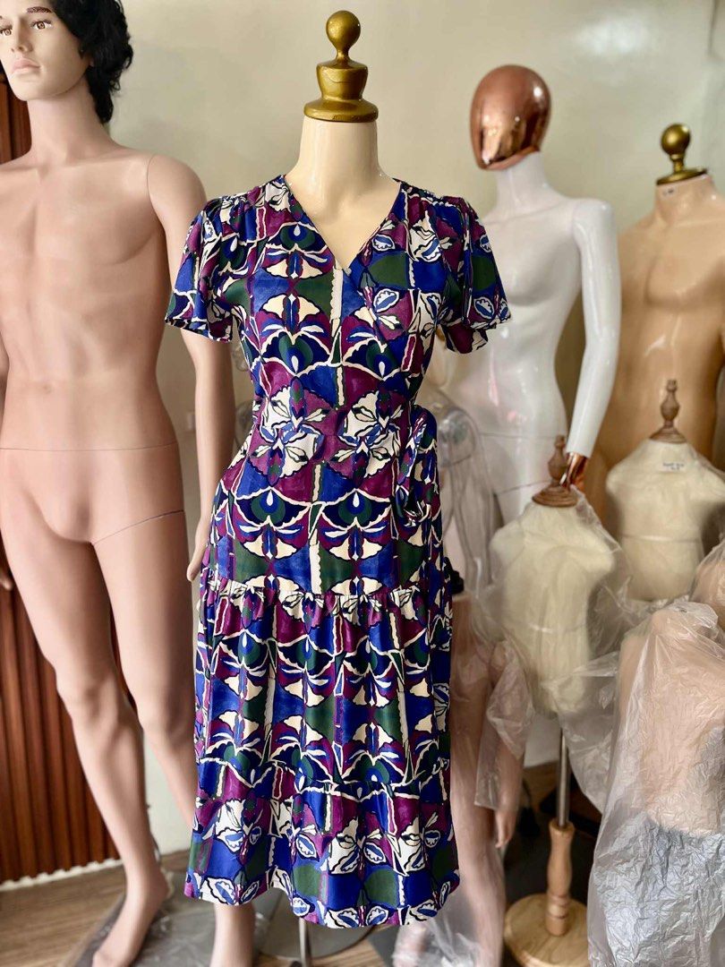 Plains and Prints (Category: Dresses) located in General Santos City (Dadiangas). Submitted by preloved_threads03 (Listing ID 1382378412, Image 1). Description: Plains and Prints size xs ( can fit up to small yo medium).