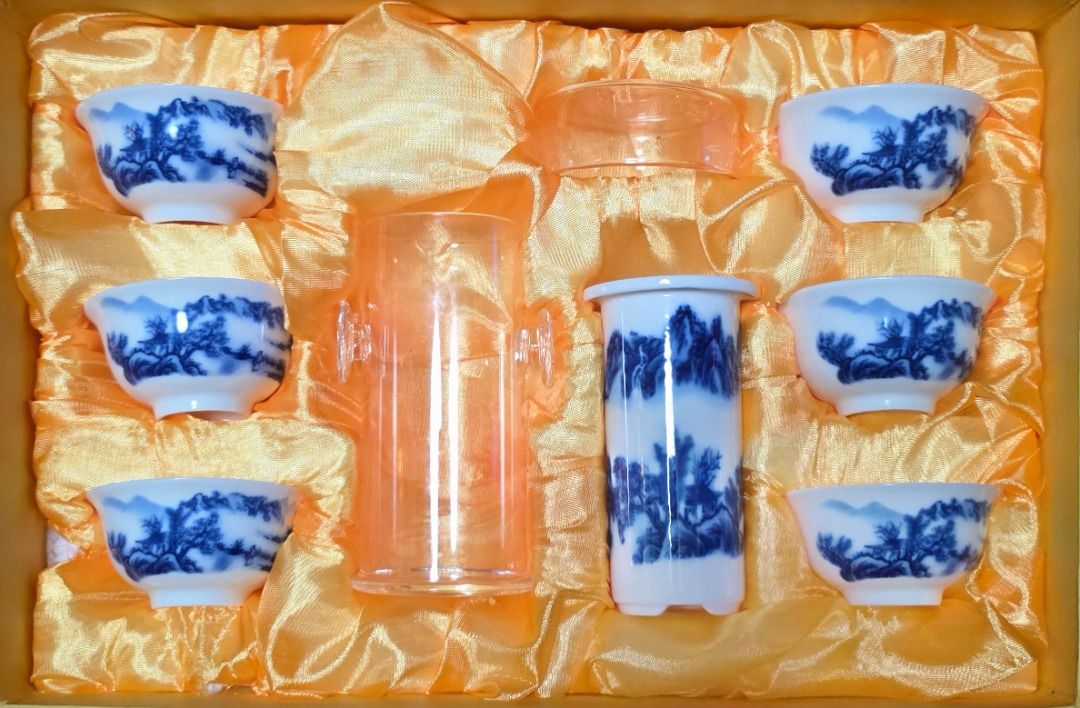 Porcelain Tea Set (Category: Beverages) located in Caloocan City. Submitted by jun_cu (Listing ID 1382314397, Image 2). Description: For sale new porcelain tea set. Shipping price not included..