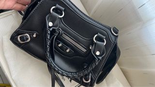 (Kategori: ) berada di . Dikirim oleh declutterbybet (ID iklan 1382361375, Gambar 1). Deskripsi: .