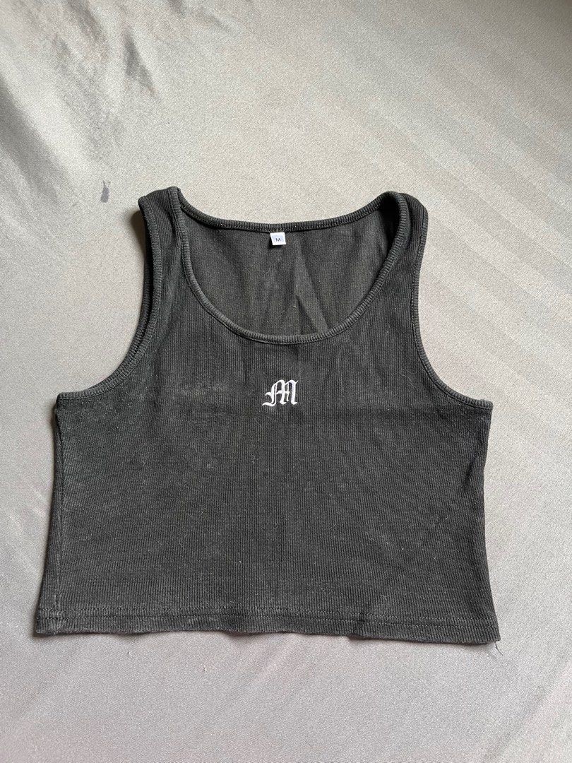Preloved tops (Category: Sleeveless) located in Quezon City. Submitted by chimpaw (Listing ID 1382358013, Image 1). Description: CLOSET DECLUTTER 🎀 Price range: ₱50-₱150 Reminders: - All items are pre-loved - All items are washed and ready to wear, but i suggest washing it once more. - Color may due to lighting - NO TO JOYRESERVER and BOGUS BUYER. Will be posted. - STRICTLY no cancellation of orders. Location: Sauyo, Quezon City .
