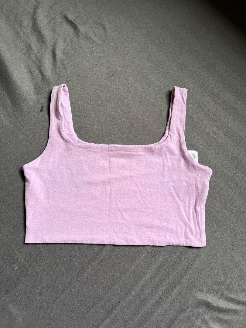 Preloved tops (Category: Sleeveless) located in Quezon City. Submitted by chimpaw (Listing ID 1382358013, Image 2). Description: CLOSET DECLUTTER 🎀 Price range: ₱50-₱150 Reminders: - All items are pre-loved - All items are washed and ready to wear, but i suggest washing it once more. - Color may due to lighting - NO TO JOYRESERVER and BOGUS BUYER. Will be posted. - STRICTLY no cancellation of orders. Location: Sauyo, Quezon City .