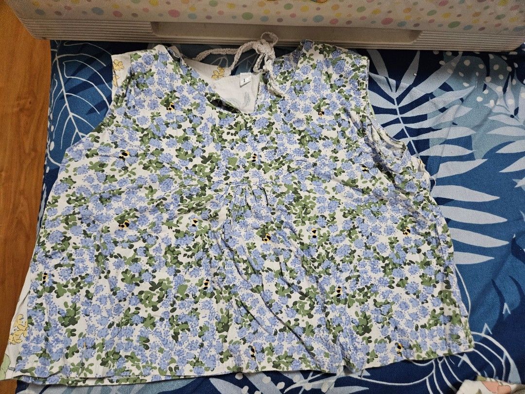 Printed linen tops for kids 3 pcs (Category: Babies & Kids Fashion) located in Manila. Submitted by annmd (Listing ID 1382325929, Image 3). Description: Take all. Used at 4-5 years old.