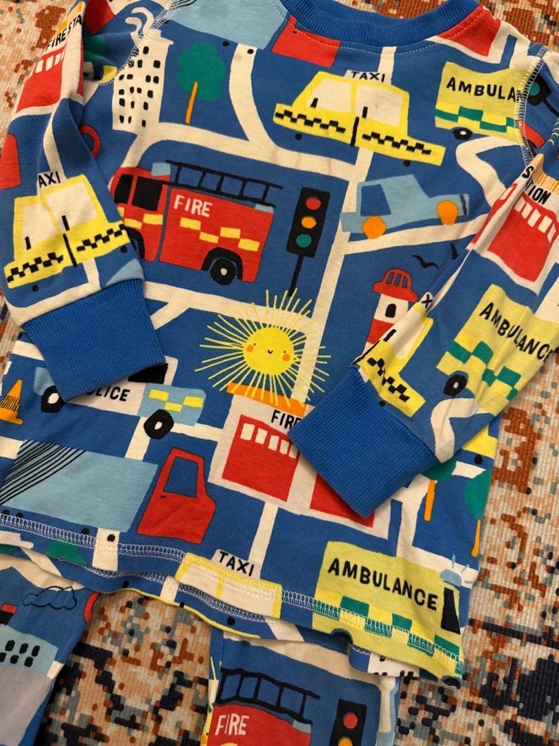Pyjamas (Category: Babies & Kids Fashion) located in Kuantan. Submitted by irisandbaby (Listing ID 1382454783, Image 3). Description: Ada sedikit kotor kat baju, mungkin boleh hilang guna sabung badang .