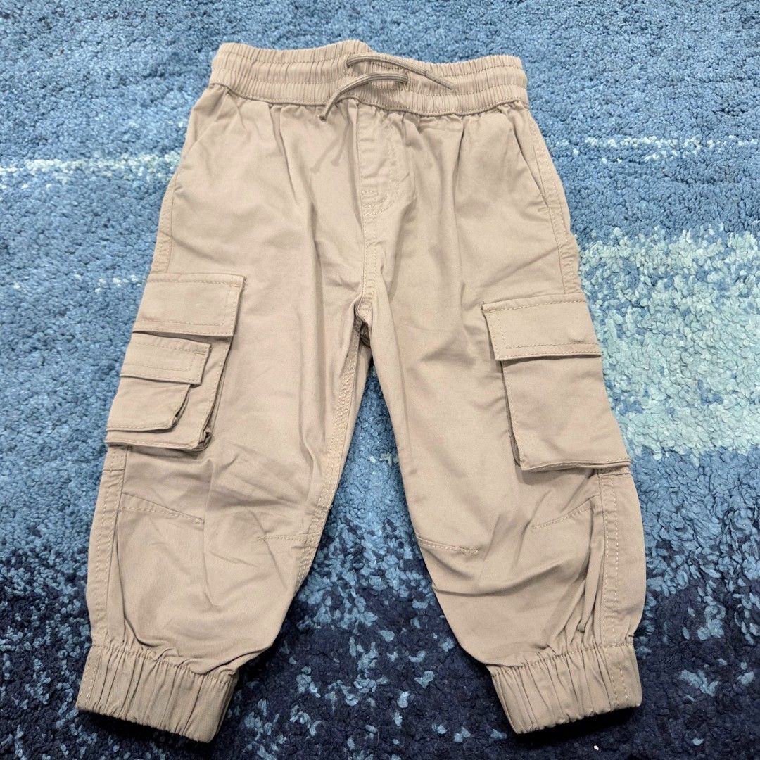 River island mini pants (Category: Babies & Kids Fashion) located in Kuala Lumpur. Submitted by prelovedbysfso (Listing ID 1382419896, Image 1). Description: size 12-18m brand new with tag new rm105.
