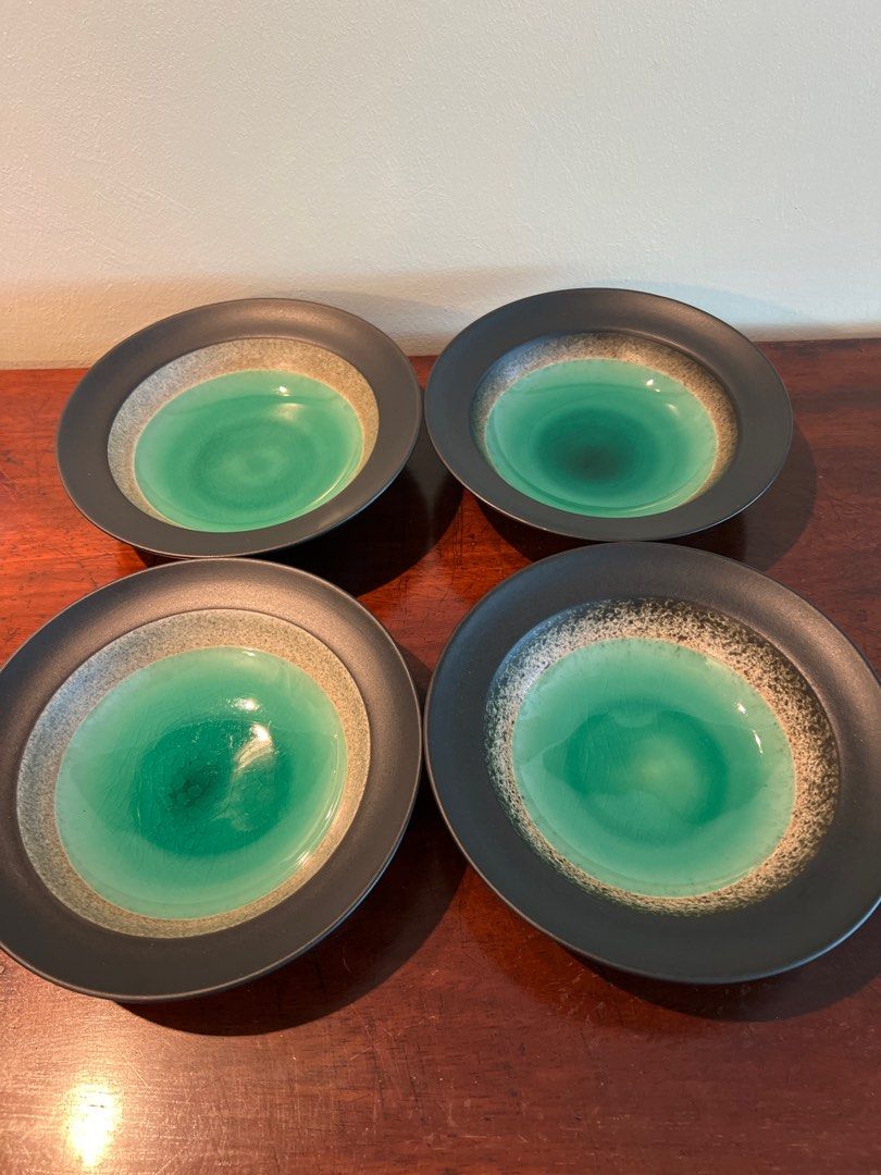 Set of 4 Modern Bowls