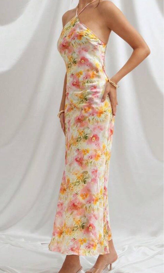 Shein Halter Floral Dress (Category: Dresses) located in Paranaque City. Submitted by mrgrtlz (Listing ID 1382303755, Image 2). Description: .