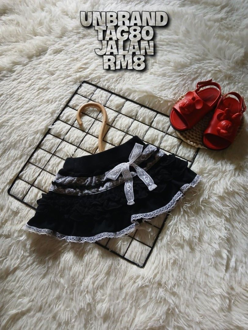 skirts (Category: Babies & Kids Fashion) located in Jasin. Submitted by b_molat (Listing ID 1382358423, Image 1). Description: .