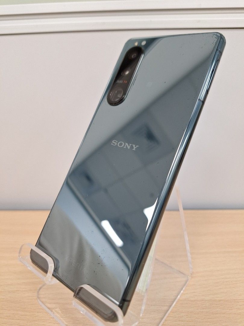 由 joycely.yang (刊登 ID 1382386787，圖片 2) 提交，位於 新北市 (New Taipei) 的 Sony Xperia 5 III 8G/256G 二手機 （16152） (類別：Sony)，說明： Sony Xperia 5 III 8G/256G 二手機 （16152） 機況:螢幕有線條(如圖)、背蓋有使用痕跡 功能測試均正常 手機狀況可請參閱賣場照片,均為實體照片 單出售手機，無提供盒裝無配件。 二手機一定會有使用痕跡 高標者請繞道。 二手機七天內除功能或蓄電異常可退、換外，餘不接受其他原因退貨! 有發票，可開統一編號(需統編請提前告知) 商品在多平台售出，本公司將保留隨時變更、修改或終止訂單之權利 手機有提供一個月保固 (手機本身有故障問題不含人為因素) 機器本身問題都有提供退/換貨服務 ***商品內容麻煩參閱完整再進行下單訂購避免爭議***。