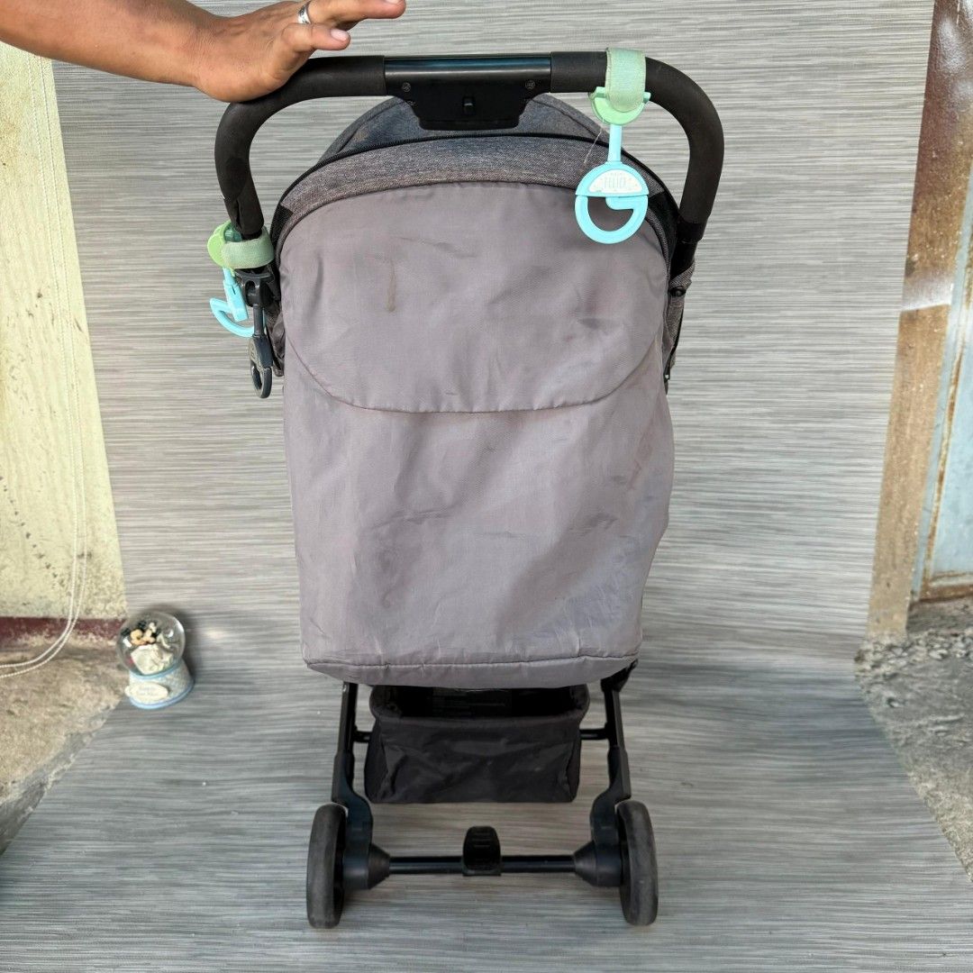 Stock Clearance Stroller (Category: Strollers) located in Kuala Lumpur. Submitted by putrialeey80497 (Listing ID 1382332474, Image 3). Description: good condition item y/bundle Dari Singapore base Kelantan.