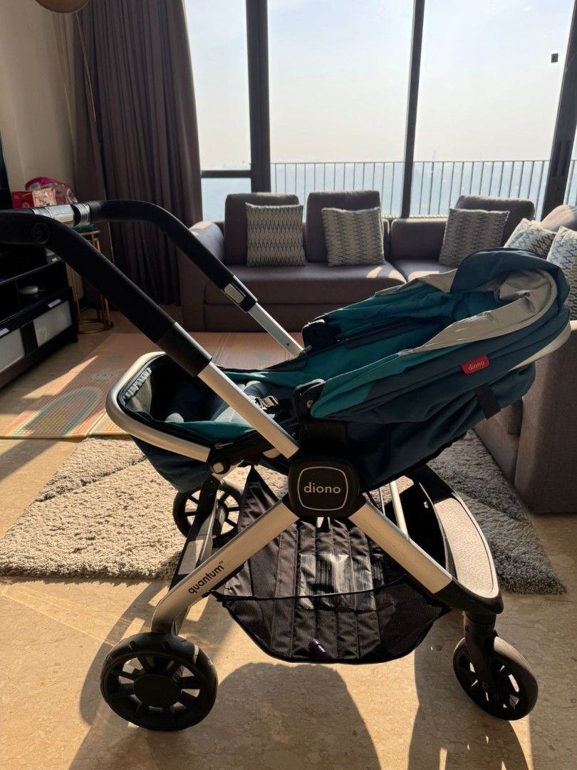 TERMURAH STROLLER DIONO QUANTUM 3 IN 1 PRAM/STROLLER (Kategori: Kereta, Kursi Goyang & Gendongan Bayi) berada di Tangerang. Dikirim oleh mesakhology (ID iklan 1382413338, Gambar 1). Deskripsi: Preloved Diono Quantum 3-in-1 Pram / Stroller Warna: Biru elegan 💙 Stroller premium serbaguna, kondisi second tapi masih sangat terawat & fungsi semua normal. Cocok untuk bayi newborn sampai usia 4 tahun (maks. 22 kg). ✨ 3-in-1 Functionality: 1. Carrycot m