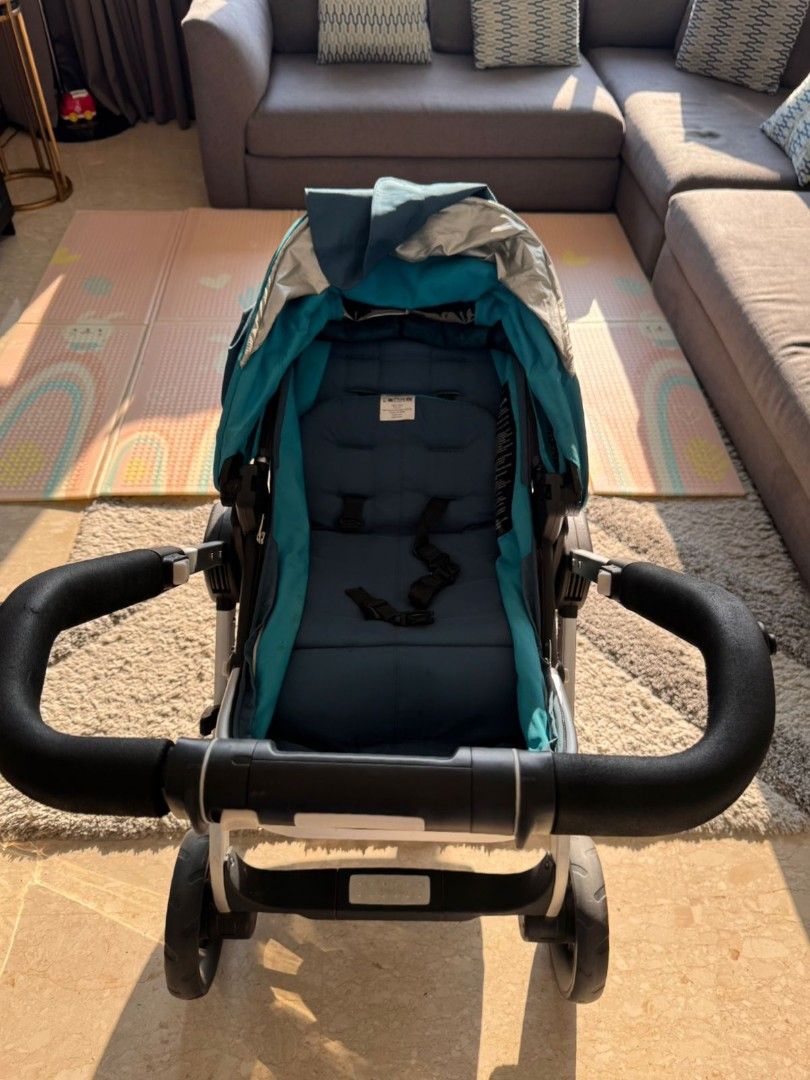 TERMURAH STROLLER DIONO QUANTUM 3 IN 1 PRAM/STROLLER (Kategori: Kereta, Kursi Goyang & Gendongan Bayi) berada di Tangerang. Dikirim oleh mesakhology (ID iklan 1382413338, Gambar 3). Deskripsi: Preloved Diono Quantum 3-in-1 Pram / Stroller Warna: Biru elegan 💙 Stroller premium serbaguna, kondisi second tapi masih sangat terawat & fungsi semua normal. Cocok untuk bayi newborn sampai usia 4 tahun (maks. 22 kg). ✨ 3-in-1 Functionality: 1. Carrycot m