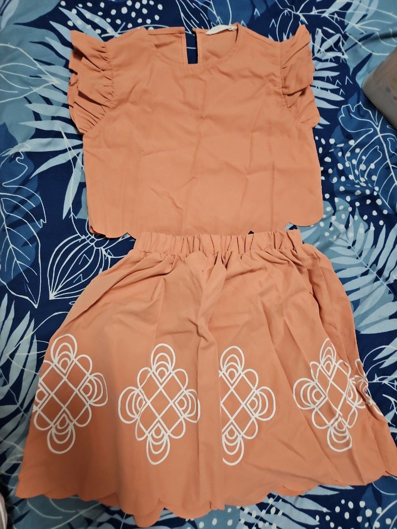 Terno skirt for 6 years old (Category: Babies & Kids Fashion) located in Manila. Submitted by annmd (Listing ID 1382328900, Image 1). Description: Never worn Size 7 Shein.