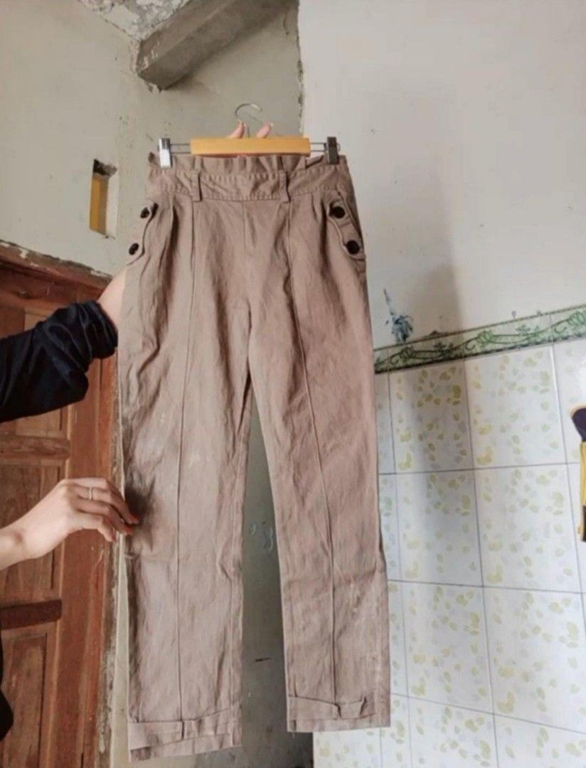 Thrift Celana, Fesyen Wanita, Pakaian Wanita, Bawahan di Carousell