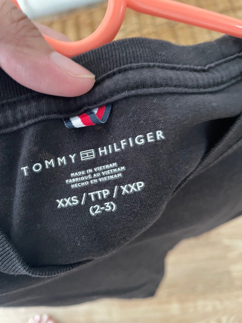Tommy hilfiger kids baby tshirt (Category: Babies & Kids Fashion) located in Kuala Lumpur. Submitted by ninnakahar (Listing ID 1382299174, Image 2). Description: Can fit up to 3 yrs.