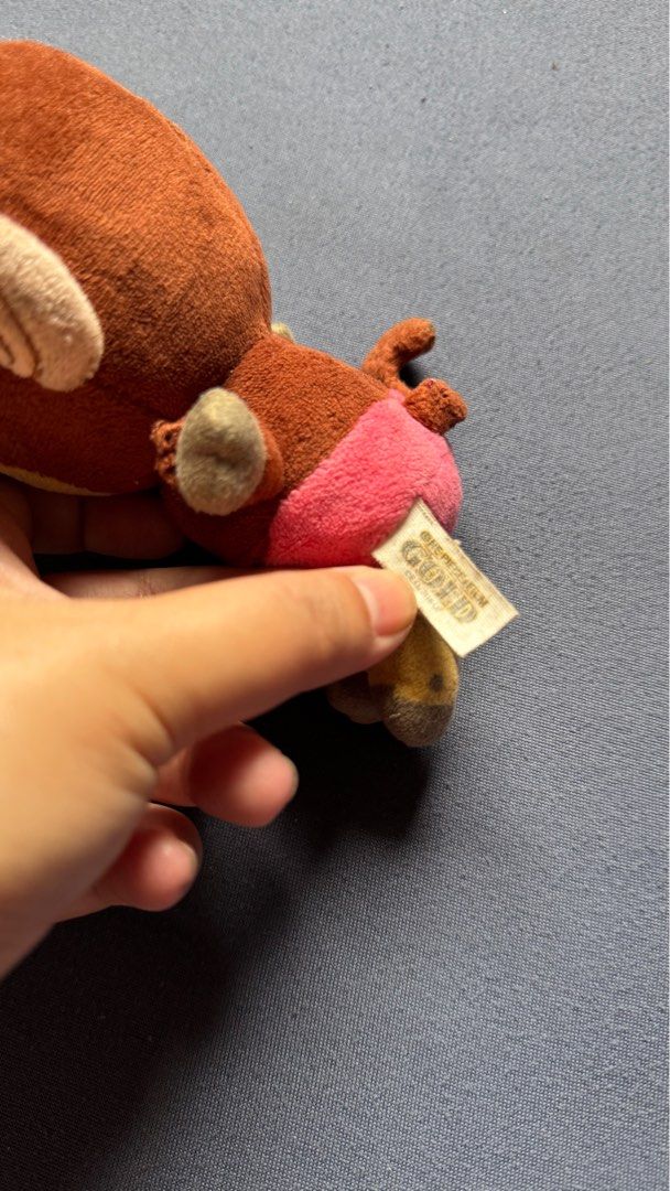 Tony Chopper frm One Piece GOLD movie Key Chain Plush (Category: Plushies & Soft Toys) located in Mabalacat. Submitted by fangal_finds (Listing ID 1382316970, Image 2). Description: Authentic Tony Chopper frm One Piece GOLD movie Key Chain Plush Issue seen on the picture thus selling low.