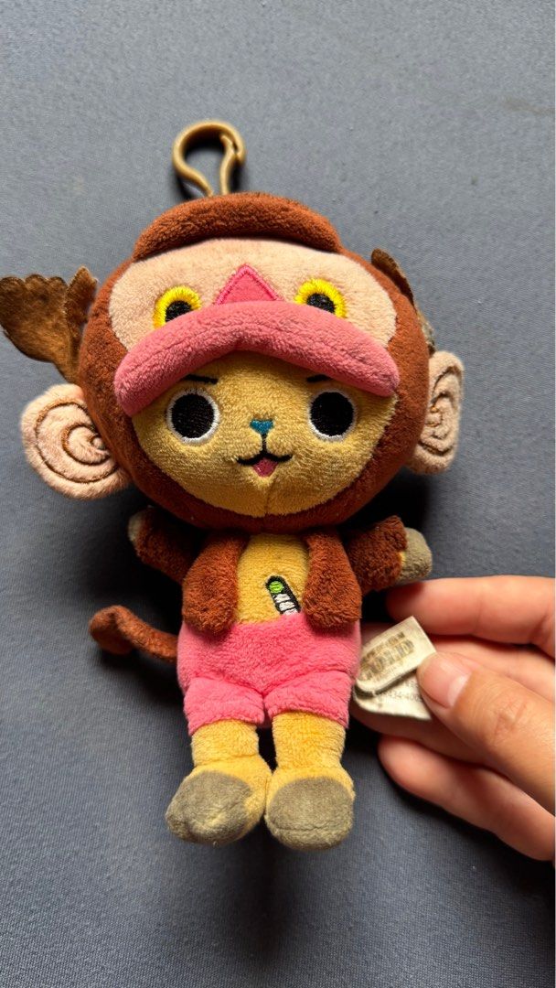 Tony Chopper frm One Piece GOLD movie Key Chain Plush (Category: Plushies & Soft Toys) located in Mabalacat. Submitted by fangal_finds (Listing ID 1382316970, Image 1). Description: Authentic Tony Chopper frm One Piece GOLD movie Key Chain Plush Issue seen on the picture thus selling low.