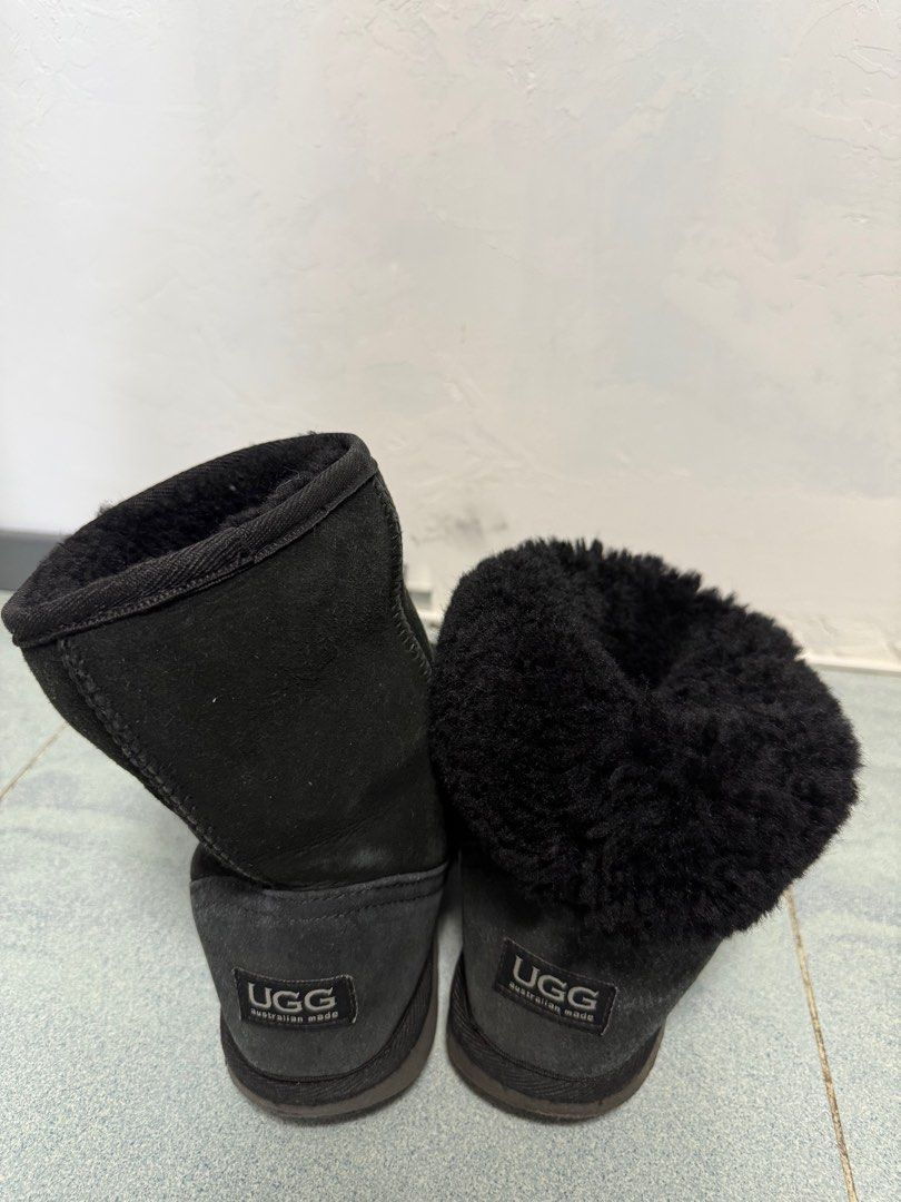 Ugg短boot （分類：靴）位於 Hong Kong。 由 ming2345 提交（商品編號 1382344289，圖片 4）。簡介： Ugg 短 boot 可折短 。