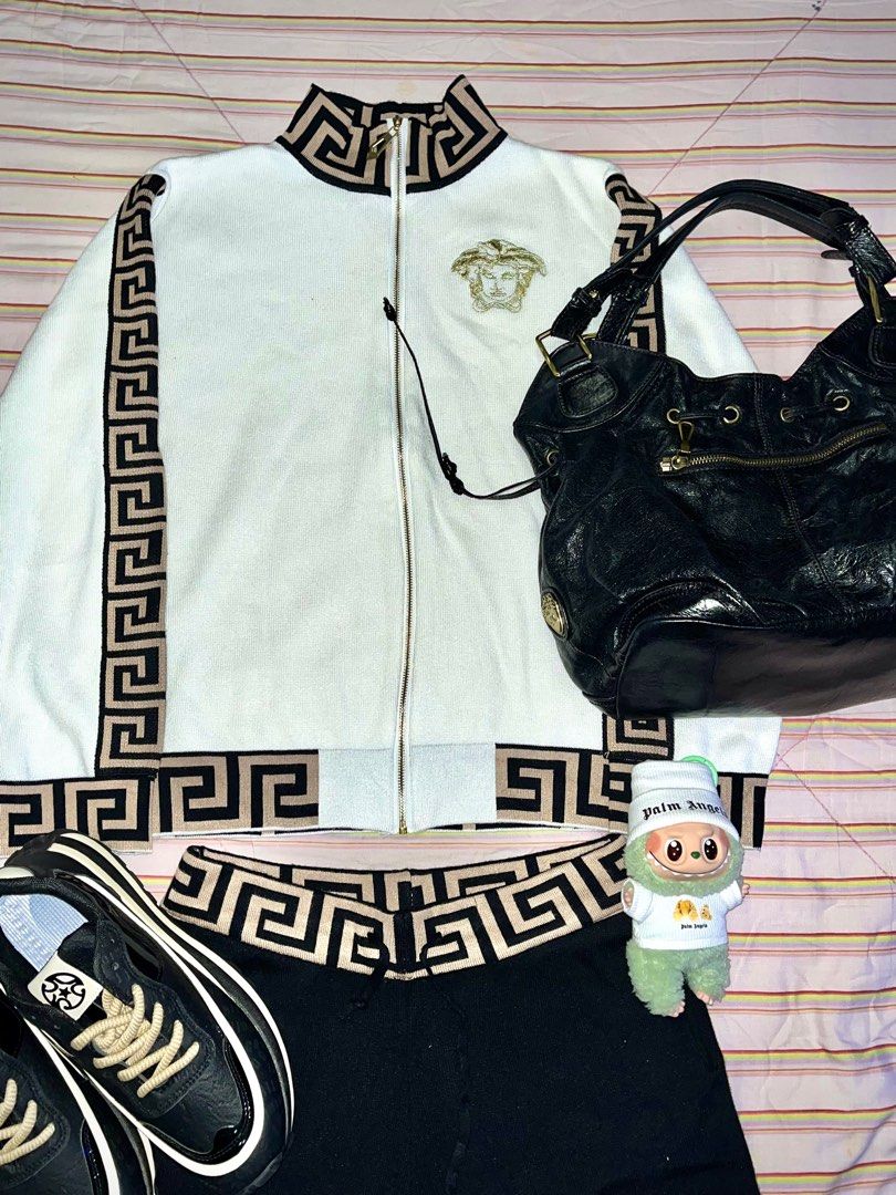 v inspired knitted tracksuit coordinates - track jacket & jogging pants (Category: Sets or Coordinates) located in Bacoor. Submitted by preluvedbyasia (Listing ID 1382403092, Image 2). Description: fits sizes small-semi large - stretchy! very high quality! message me if you have more questions! 📍bacoor mop: gcash .