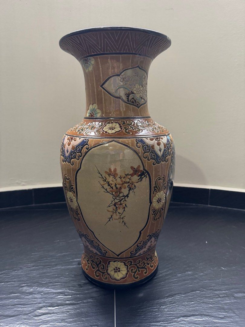 Vintage  Ceramic Vase64885265474818114