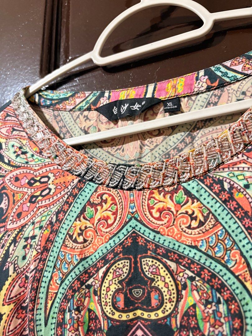 Vintage Design Silk Dress (Category: Dresses) located in Manila. Submitted by orion_declutter (Listing ID 1382361212, Image 2). Description: Knee Level dress Needs to be ironed .