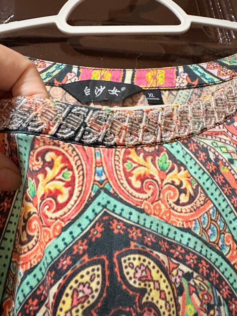 Vintage Design Silk Dress (Category: Dresses) located in Manila. Submitted by orion_declutter (Listing ID 1382361212, Image 3). Description: Knee Level dress Needs to be ironed .