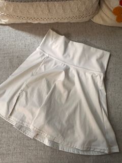 (Category: ) located in . Submitted by thereses.closet (Listing ID 1382359761, Image 1). Description: .