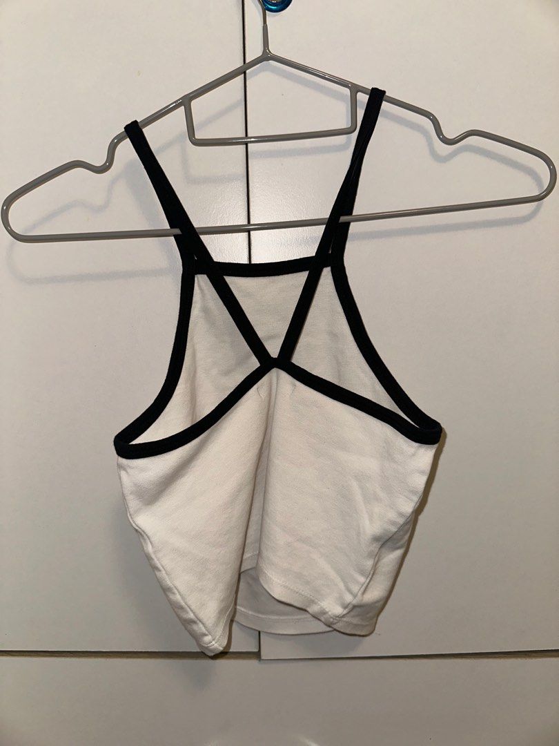 [ZARA] black & white halter crop top (Category: Sleeveless) located in Manila. Submitted by declutterbyaira (Listing ID 1382472698, Image 3). Description: .