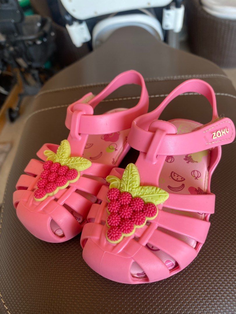 Zaxy nina preloved (Kategori: Orang Tua, Bayi & Anak - Lainnya) berada di Bogor. Dikirim oleh prelovedshanum (ID iklan 1382329419, Gambar 2). Deskripsi: Size usa 8 21/23 Masih like new banget bersih cantik kalo dipake 😍 .
