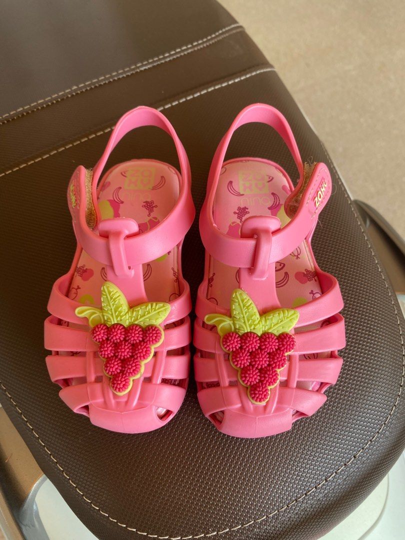 Zaxy nina preloved (Kategori: Orang Tua, Bayi & Anak - Lainnya) berada di Bogor. Dikirim oleh prelovedshanum (ID iklan 1382329419, Gambar 1). Deskripsi: Size usa 8 21/23 Masih like new banget bersih cantik kalo dipake 😍 .