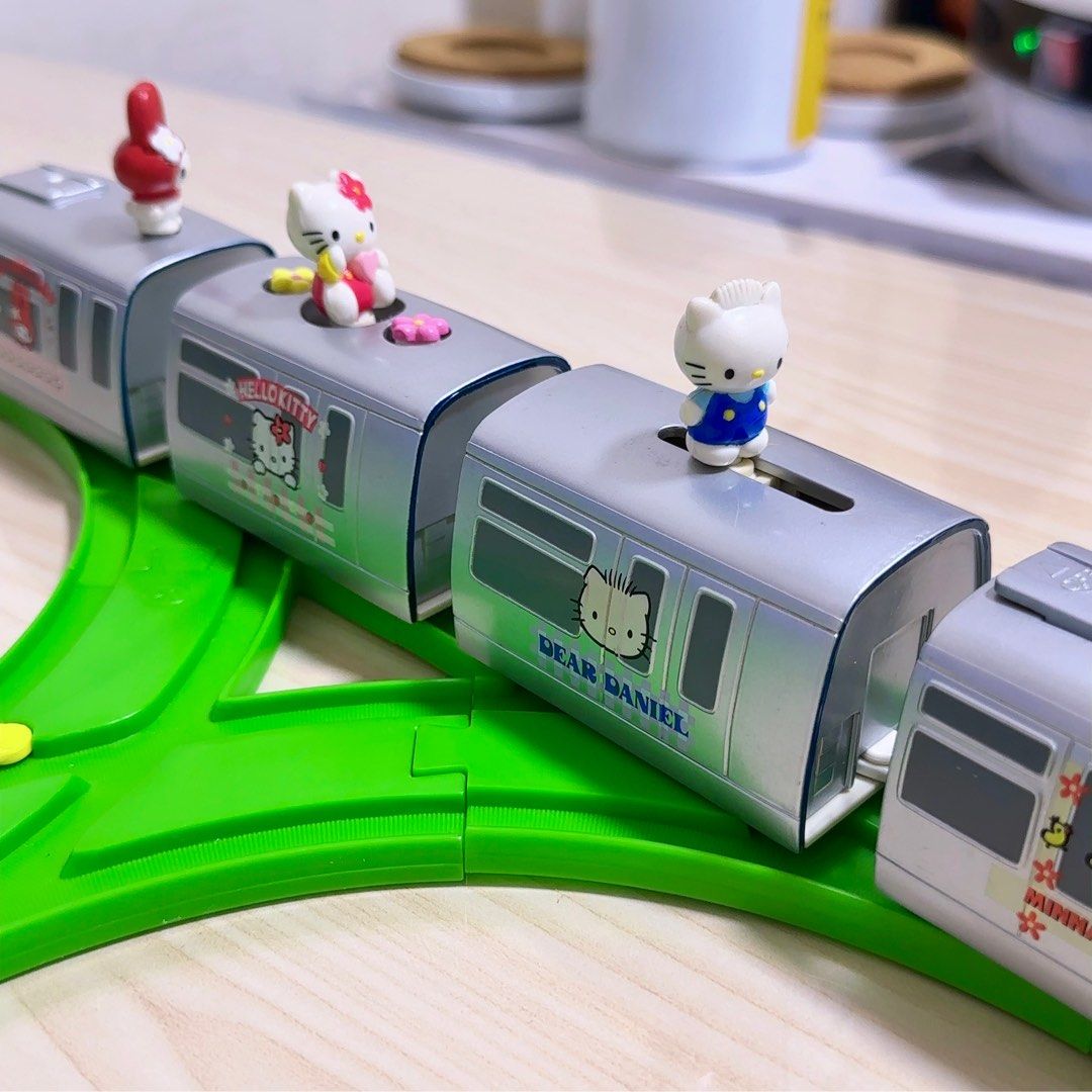 MTR港鐵 地鐵 | 2001 懷舊 復古 經典 Q版地鐵列車模型 連路軌 Hello Kitty和朋友們 吉蒂貓 凱蒂貓 親愛的丹尼爾 大口 ...