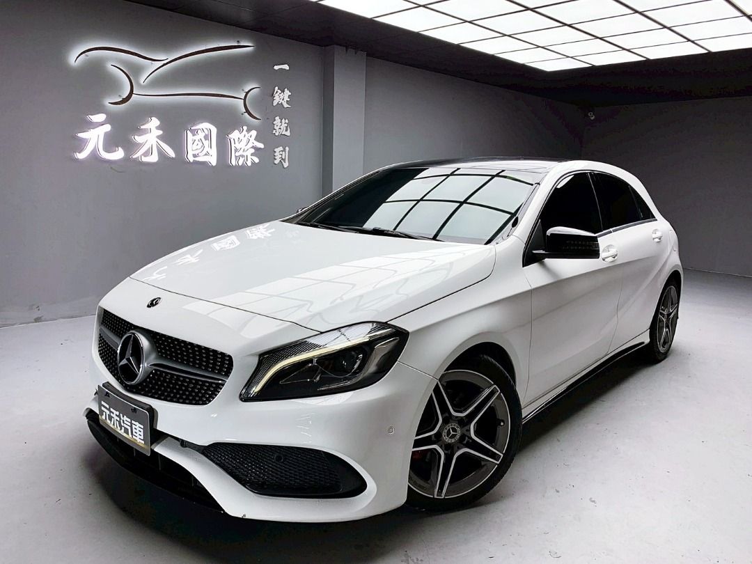 由 abc900616 (刊登 ID 1382628527，圖片 1) 提交，位於 新北市 (New Taipei) 的 2018 W176 M-Benz A-Class A180 運動版 1.6 金屬白 (類別：汽車出售)，說明：🚗2018 W176 M-Benz A-Class A180 運動版 1.6 金屬白 ⚠️來買車找阿吉 專業出擊⚠️ ✅里程保證：90000公里 ✨找阿吉甜甜價：61.8萬（新車售價161萬） ☎️24H服務：0980-528-993 記得找阿吉！（同Line） ❗️截圖來店找阿吉，讓阿吉有個服務的機會❗️ 「找阿吉全館全車系不限年份里程贈188天保固+開立足額發票」 ✨渦輪增壓/直列四缸，小改款頭尾燈更有型，IKEY/定速巡航/18吋AMG鋁圈/雙前電動座椅/換檔撥片/多功能安卓機，實跑9萬公里保證！ 🔥重點配備：後霧燈、後視鏡方向燈、LED日行燈/頭燈、換檔撥片、雙區恆溫、雙前電動座椅、駕駛座位置記憶、後座分離倒覆、後座出風口、藍芽通訊、6只揚聲器、安