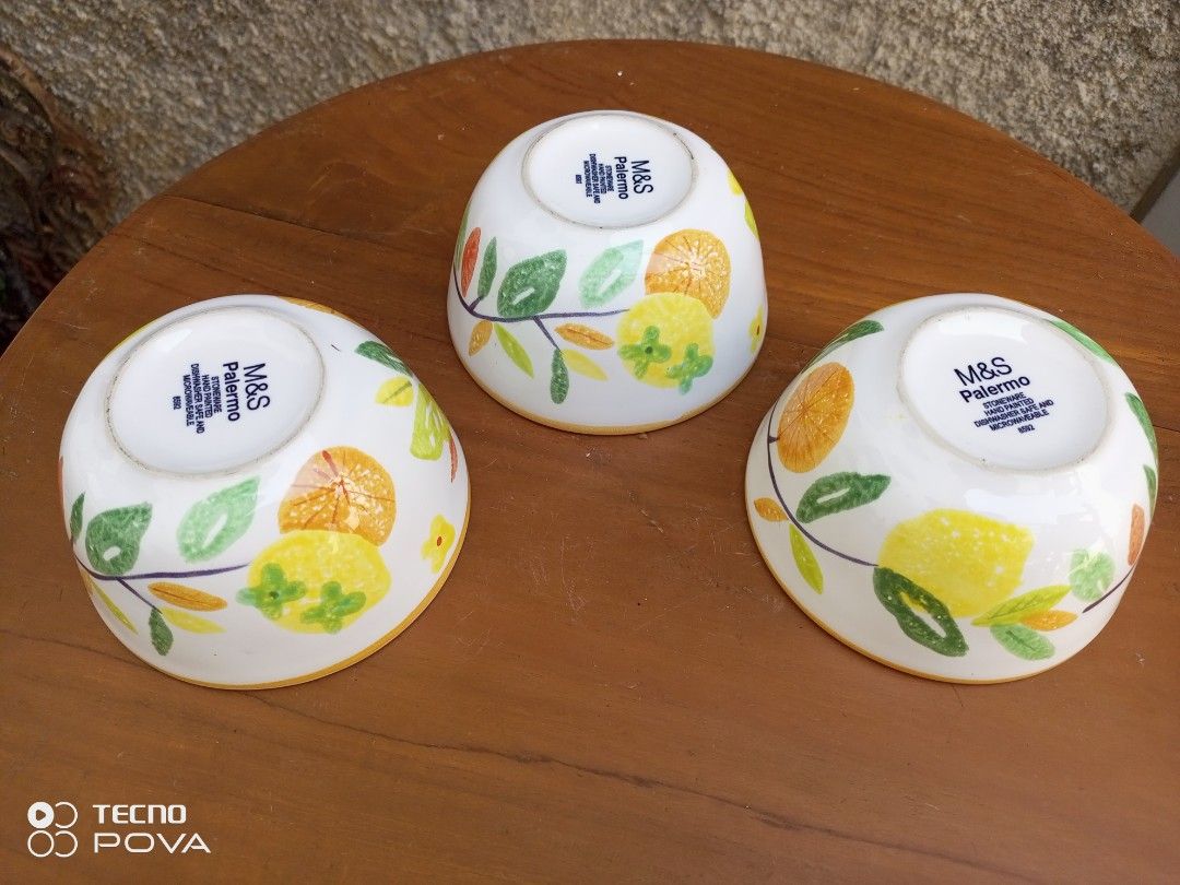 3 buah mangkuk Marks & Spencer Palermo (Kategori: Pajangan Antik) berada di Cirebon. Dikirim oleh elangpurnama10365 (ID iklan 1382570255, Gambar 2). Deskripsi: diameter 12,5cm, Tinggi 6,5cm.