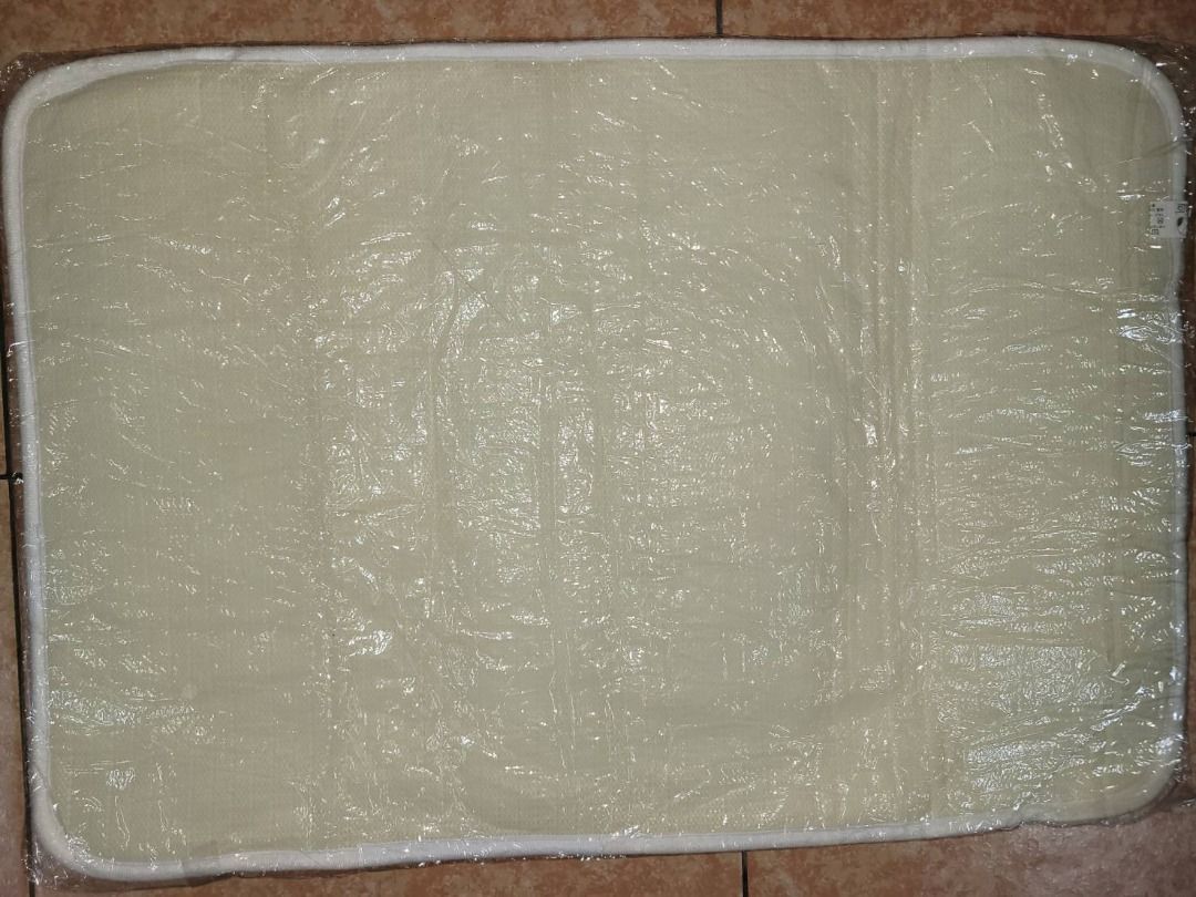 由 showliang (刊登 ID 1382631908，圖片 3) 提交，位於 桃園市 (Taoyuan) 的 正版史努比腳踏墊~史努比地墊~太空款---約65X45公分 (類別：地毯)，說明：正版正版史努比腳踏墊~史努比地墊~太空款-. 約65X45公分. 太空款很可愛哦~ **全新未使用過.物品為娃娃機夾出.外包裝袋未拆.有摺疊的摺痕.不介意在下標. 寄出時也會摺疊寄出. 。
