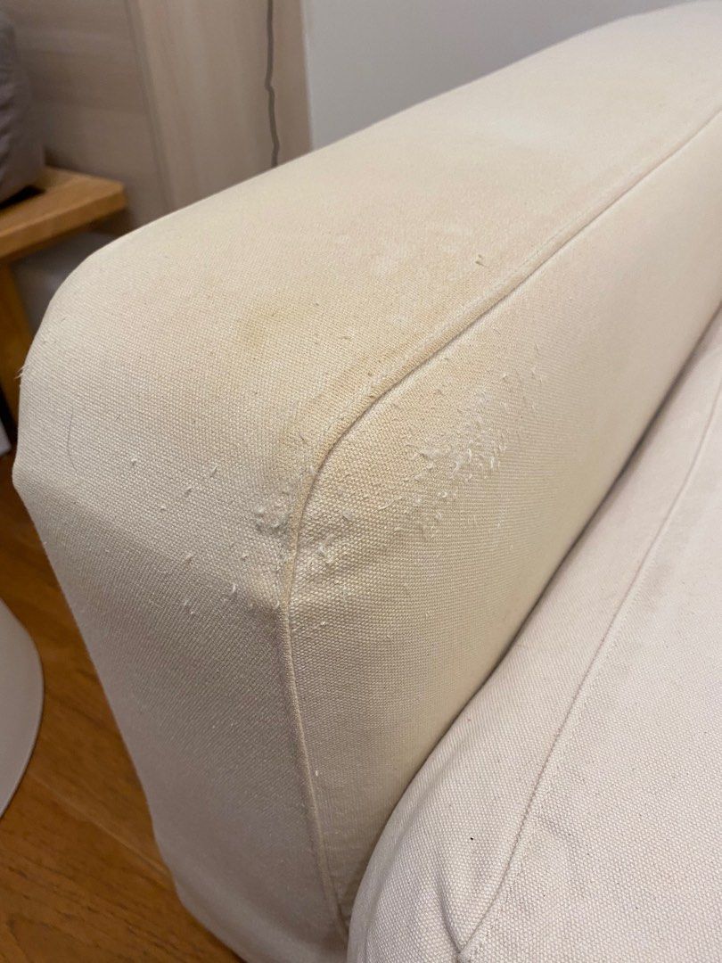 由 lannin (刊登 ID 1382611415，圖片 3) 提交，位於 台北市 (Taipei) 的 無印良品兩人座（羽絨獨立筒） (類別：沙發)，說明：購買日期2019/07 坐面平常會使用布蓋才使用所以滿乾淨的，扶手的位置有明顯使用痕跡，特別拍近照的扶手是因為有養貓有被抓到，介意的請不要購買，沙發套全部都可以拆下來洗。 乘坐感沒有問題，主要是看起來有使用痕跡，有意願購買者可以洽詢。 需自取。