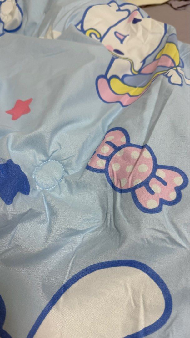 由 claire010101 (刊登 ID 1382611783，圖片 3) 提交，位於 新北市 (New Taipei) 的 大耳狗 庫洛米太空棉被（單人） (類別：床具浴巾)，說明：全新未使用過 僅拆開拍照而已 材質超好～ 睡覺超舒服❤️ 🉑賣-便。