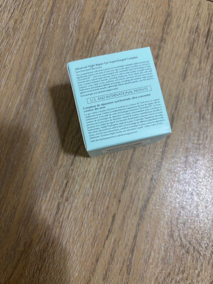 由 qaqxddd555-77993 (刊登 ID 1382570770，圖片 2) 提交，位於 台中市 (Taichung) 的 雅詩蘭黛 小棕瓶 眼霜 (類別：眼部彩妝、保養)，說明：美國 購入 全新未使用。